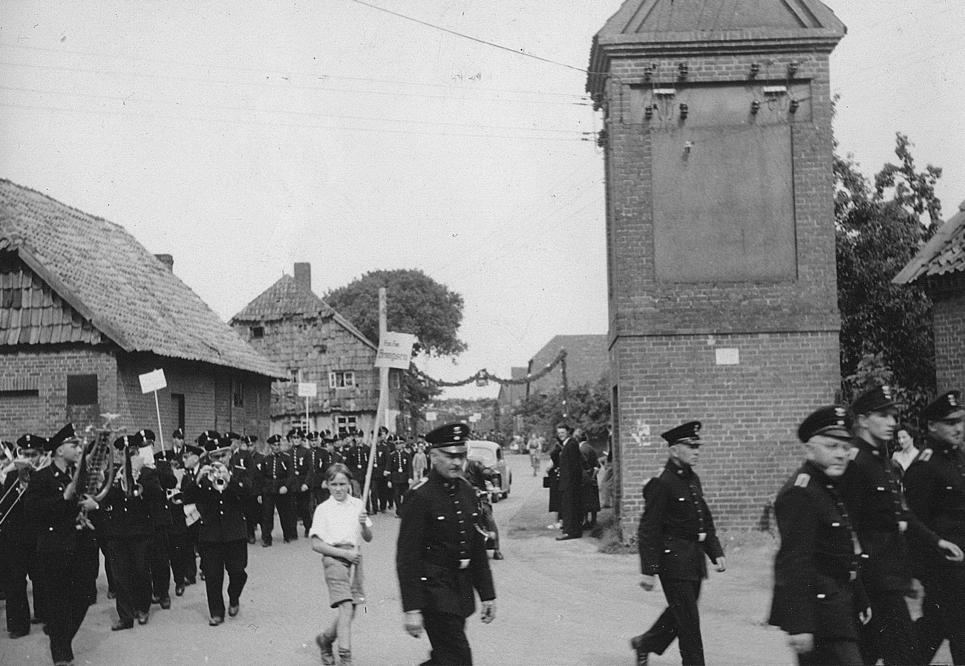 Feuerwehrumzug Kreuzung